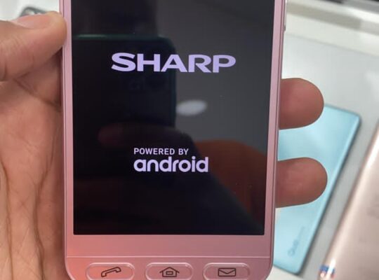 Téléphone Android sharp